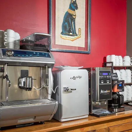 Anna Bed & Breakfast 4*