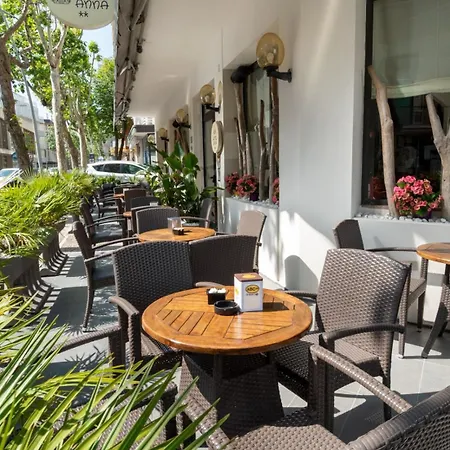 Anna Bed & Breakfast 4*